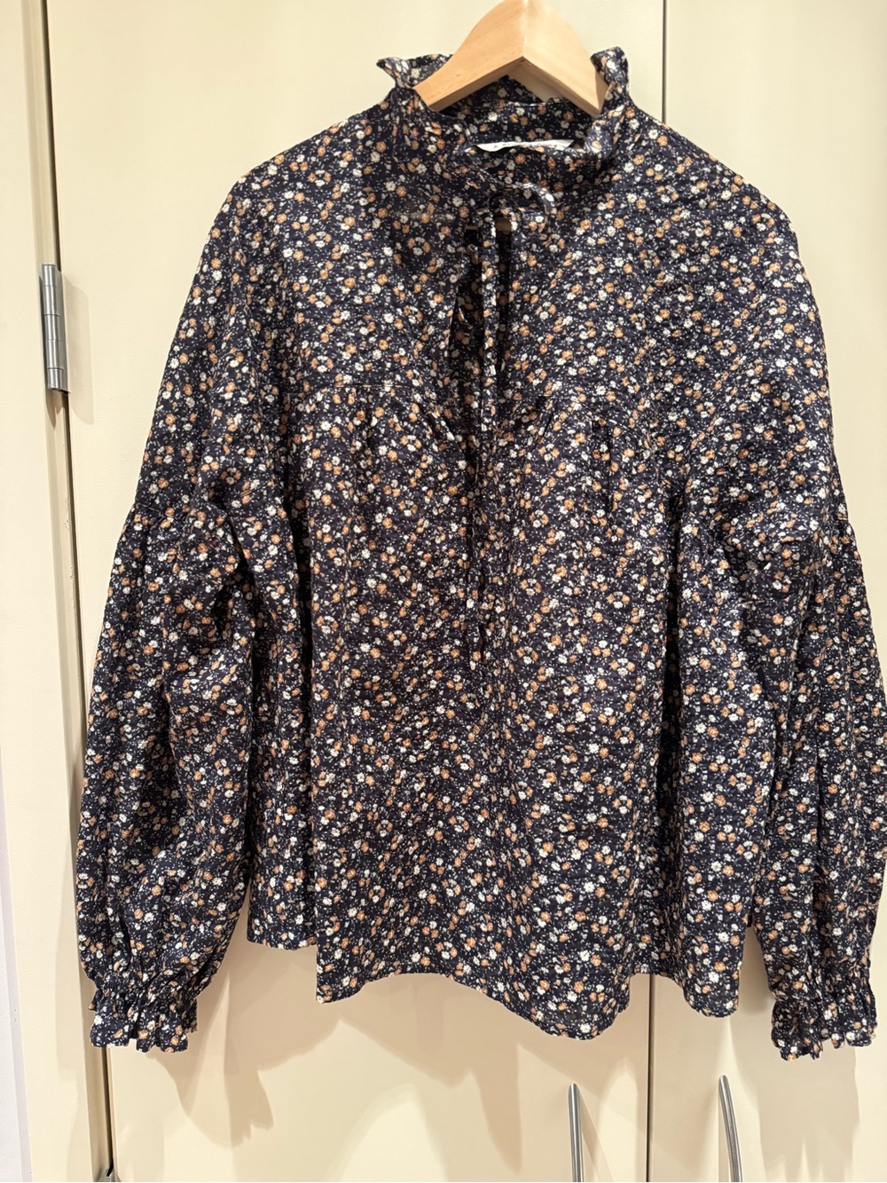 A BRONZE AGE Louie High Neck Cotton lRuffle Puff Sleeve Blouse Size Medium NWOT